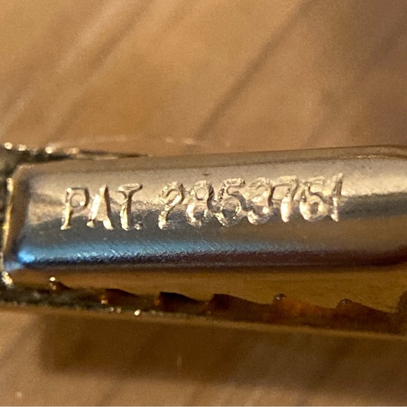 EUC Vintage 1960s Sweater/Scarf Clip Guard. Gold Tone Double Chain.
PAT. 2853764 - Picture 10 of 14